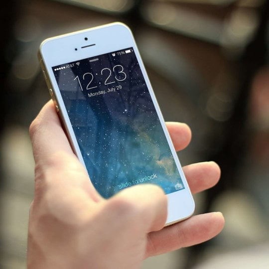 Fancy fixing your own mobile devices? Just take the display off carefu...CRUNCH !£$%! 2