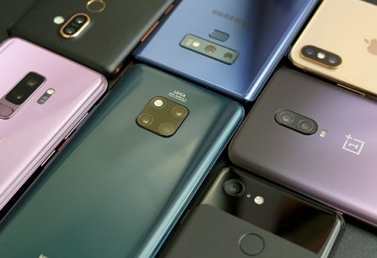 What do five experts think about mobile phones in schools? 5