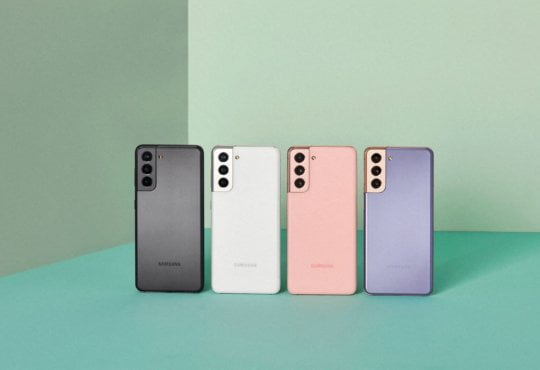 Samsung's foldable OLED panel goes into production this summer 2