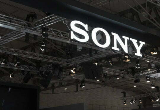 Sony’s semi-smartwatch now has a smaller version and a leather strap with NFC 1