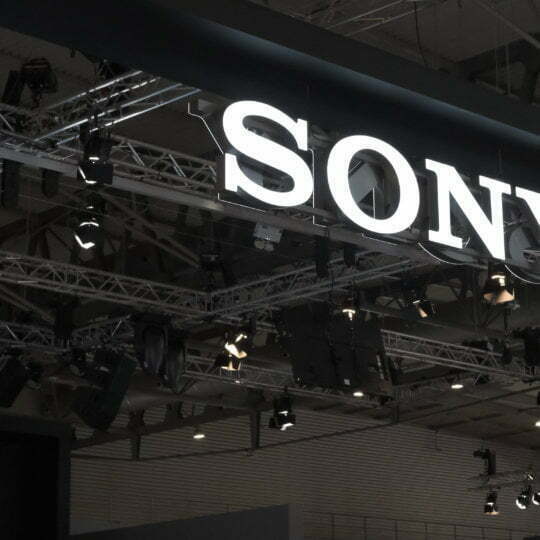 Sony’s semi-smartwatch now has a smaller version and a leather strap with NFC 8